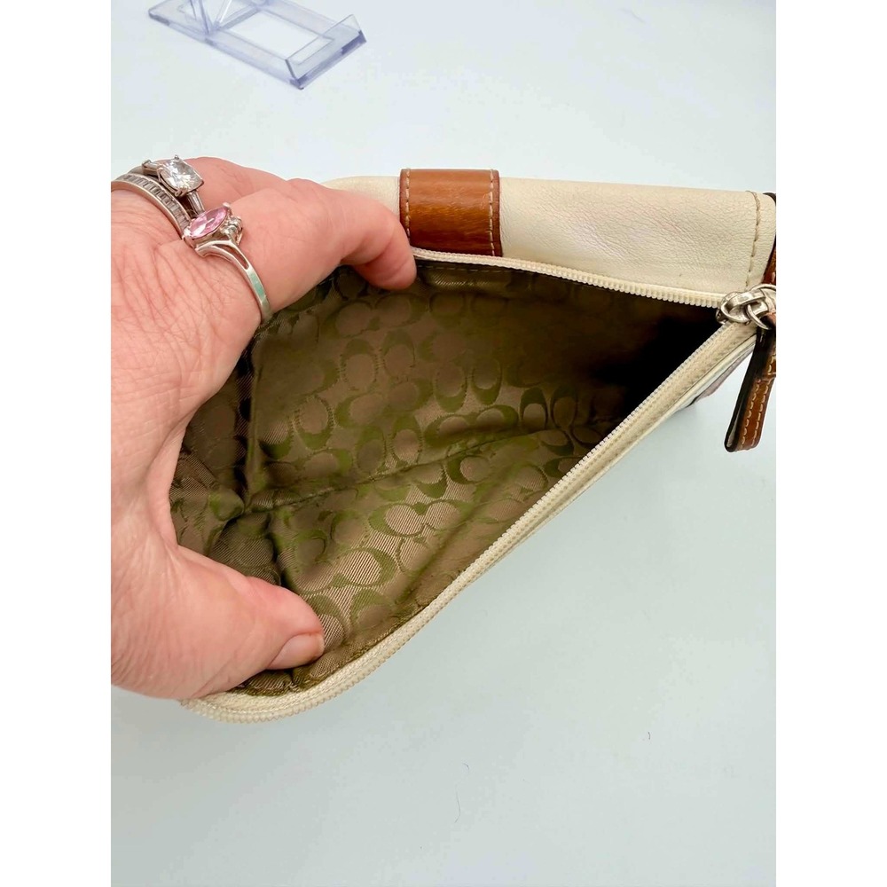 Coach Soho Leather Slim Envelope Wallet Ivory Brown Buckle Detail Vintage - Picture 7 of 8